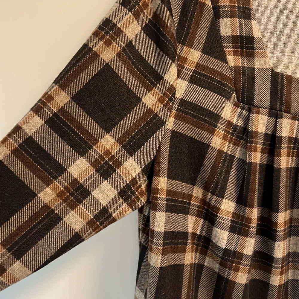 BloomChic Brown Plaid Women's Top NWOT - Picture 8 of 10